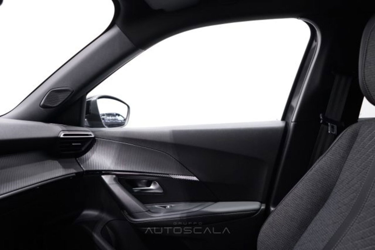 Peugeot 2008 1.2 puretech Allure s&s 100cv (19)