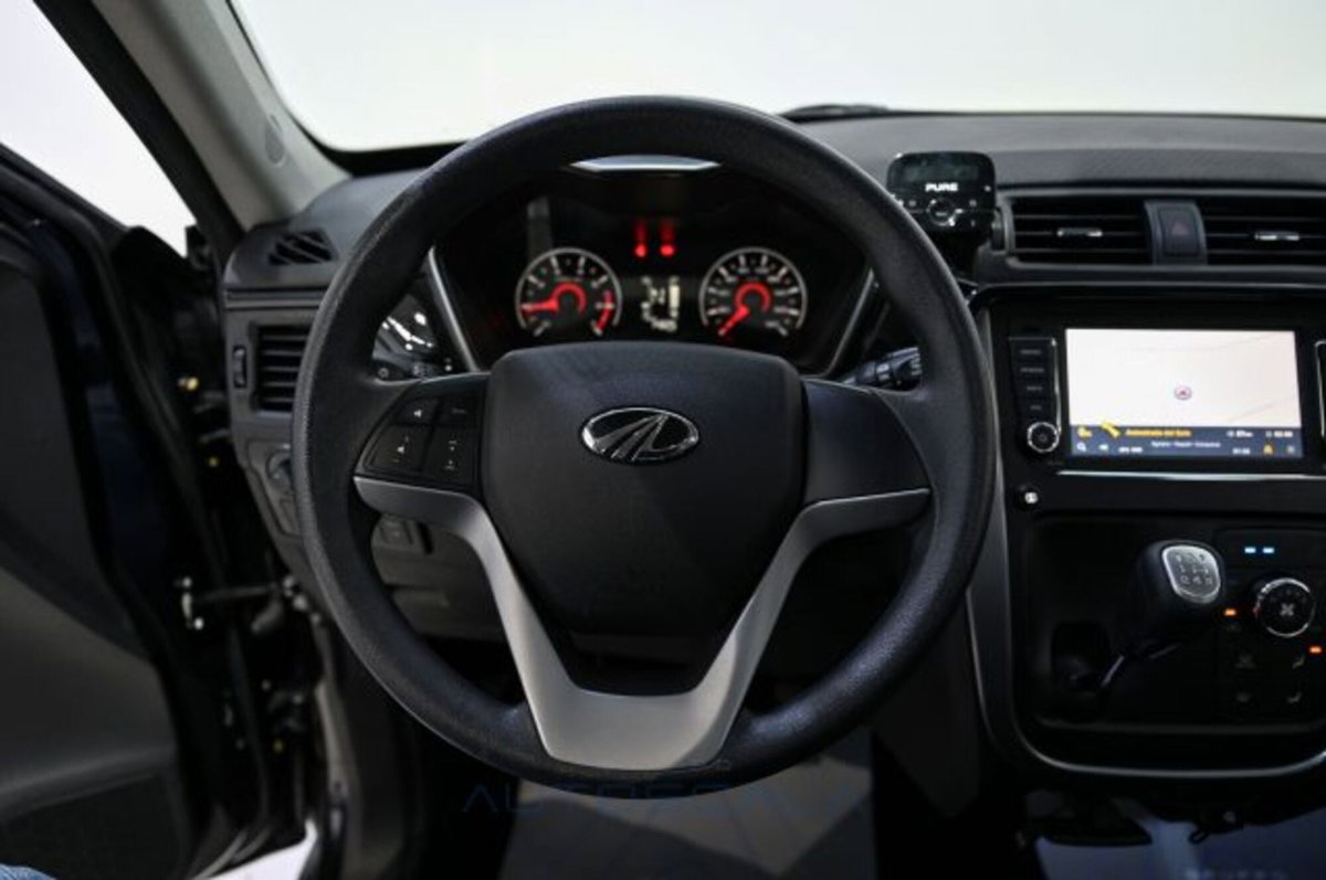 Mahindra KUV100 1.2 K8 (7)