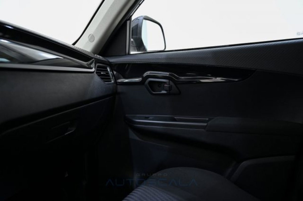 Mahindra KUV100 1.2 K8 (19)