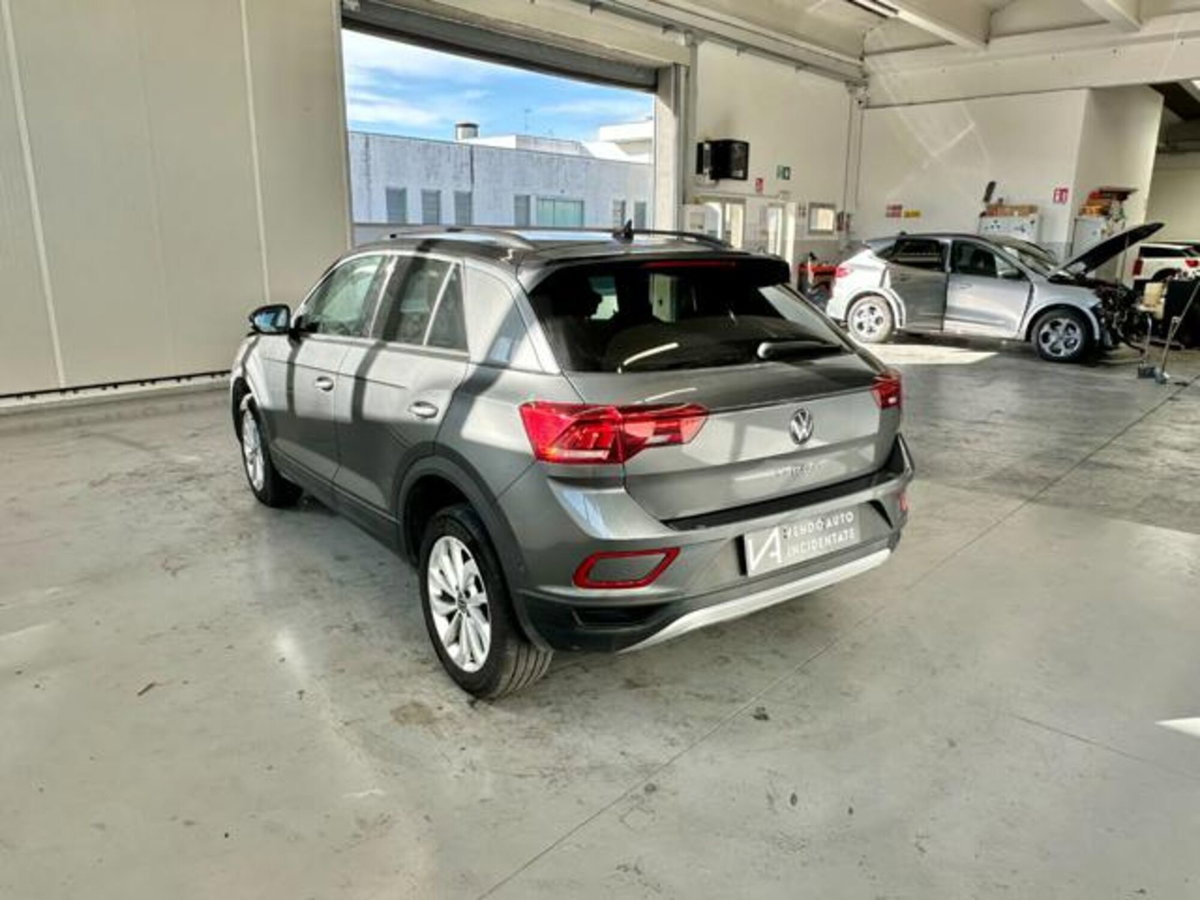 Volkswagen T-Roc 1.0 TSI Life (5)