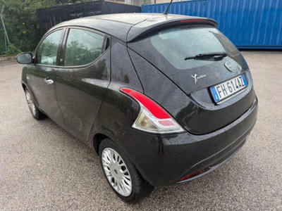 Lancia Ypsilon 1.2 69 CV 5 porte Platinum (17)