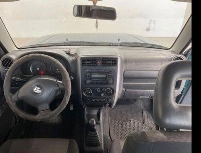 Suzuki Jimny 1.3i 16V cat 4WD JLX (12)