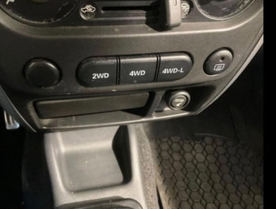 Suzuki Jimny 1.3i 16V cat 4WD JLX (13)
