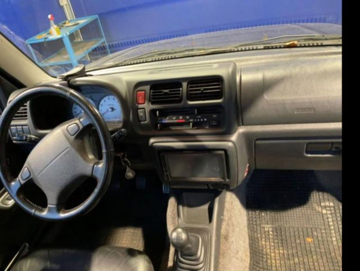 Suzuki Jimny 1.3i 16V cat 4WD JLX (14)