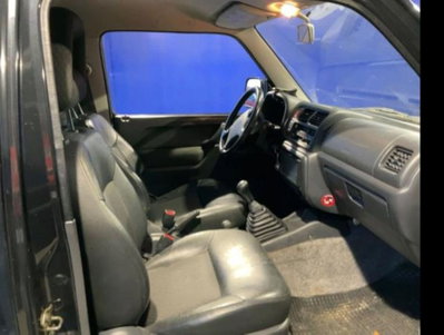 Suzuki Jimny 1.3i 16V cat 4WD JLX (17)