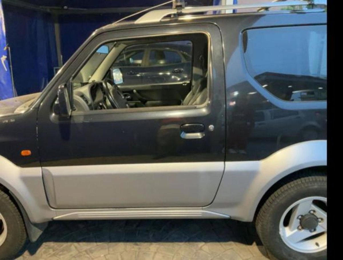 Suzuki Jimny 1.3i 16V cat 4WD JLX (5)