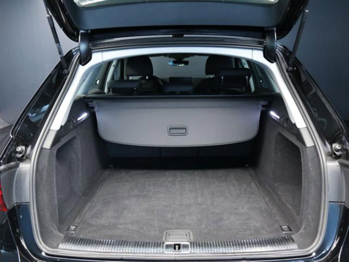 Audi A4 Avant 30 TDI/136 CV S tronic Business Advanced (7)
