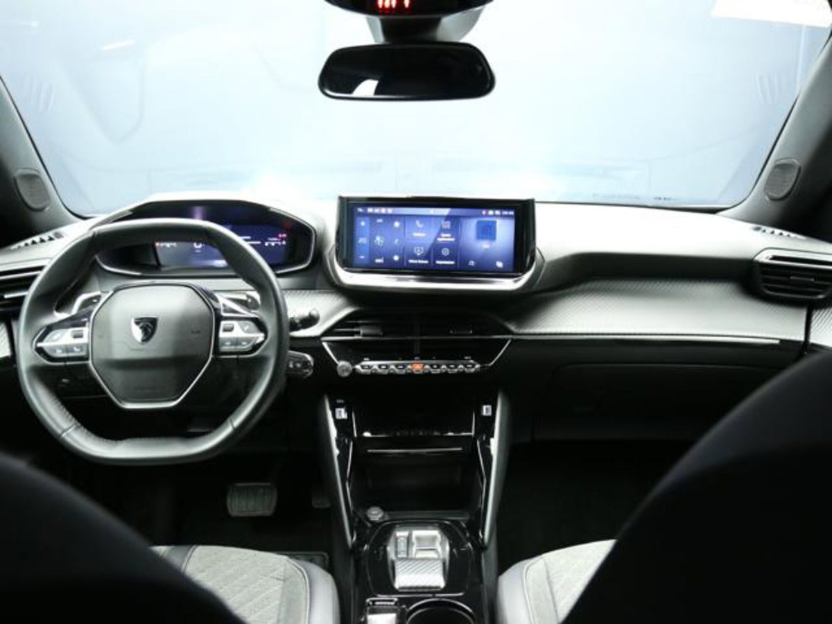 Peugeot 2008 PureTech 130 S&S EAT8 Allure Pack (11)