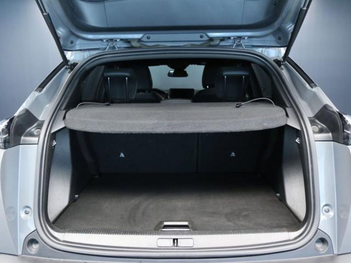 Peugeot 2008 PureTech 130 S&S EAT8 Allure Pack (7)