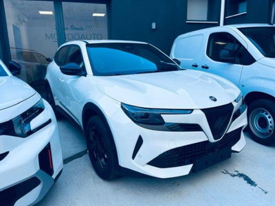 Alfa Romeo Junior 1.2 ibrida Q4 Sprint 145cv edct6 nuova