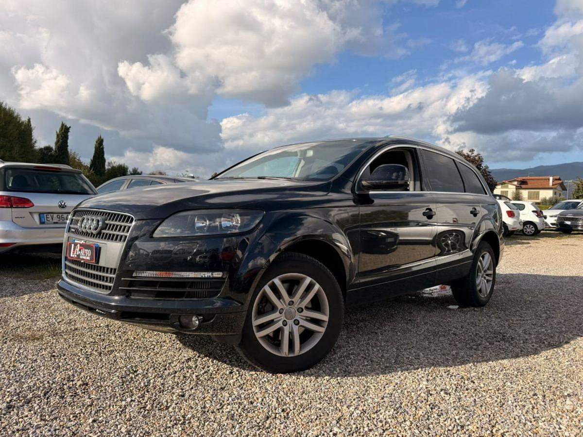 Audi Q7 3.0 V6 TDI 240 CV clean diesel quattro tiptronic