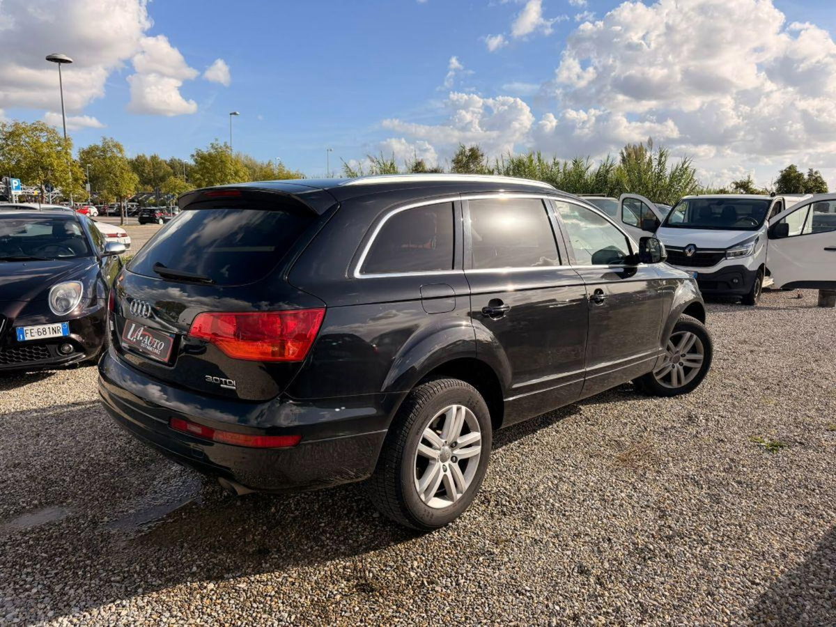 Audi Q7 3.0 V6 TDI 240 CV clean diesel quattro tiptronic (3)