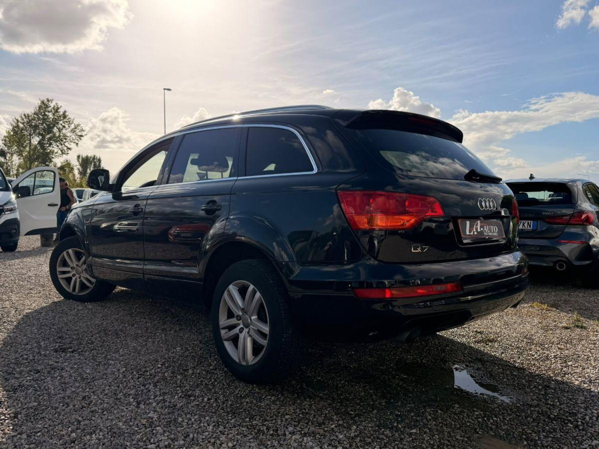Audi Q7 3.0 V6 TDI 240 CV clean diesel quattro tiptronic (4)