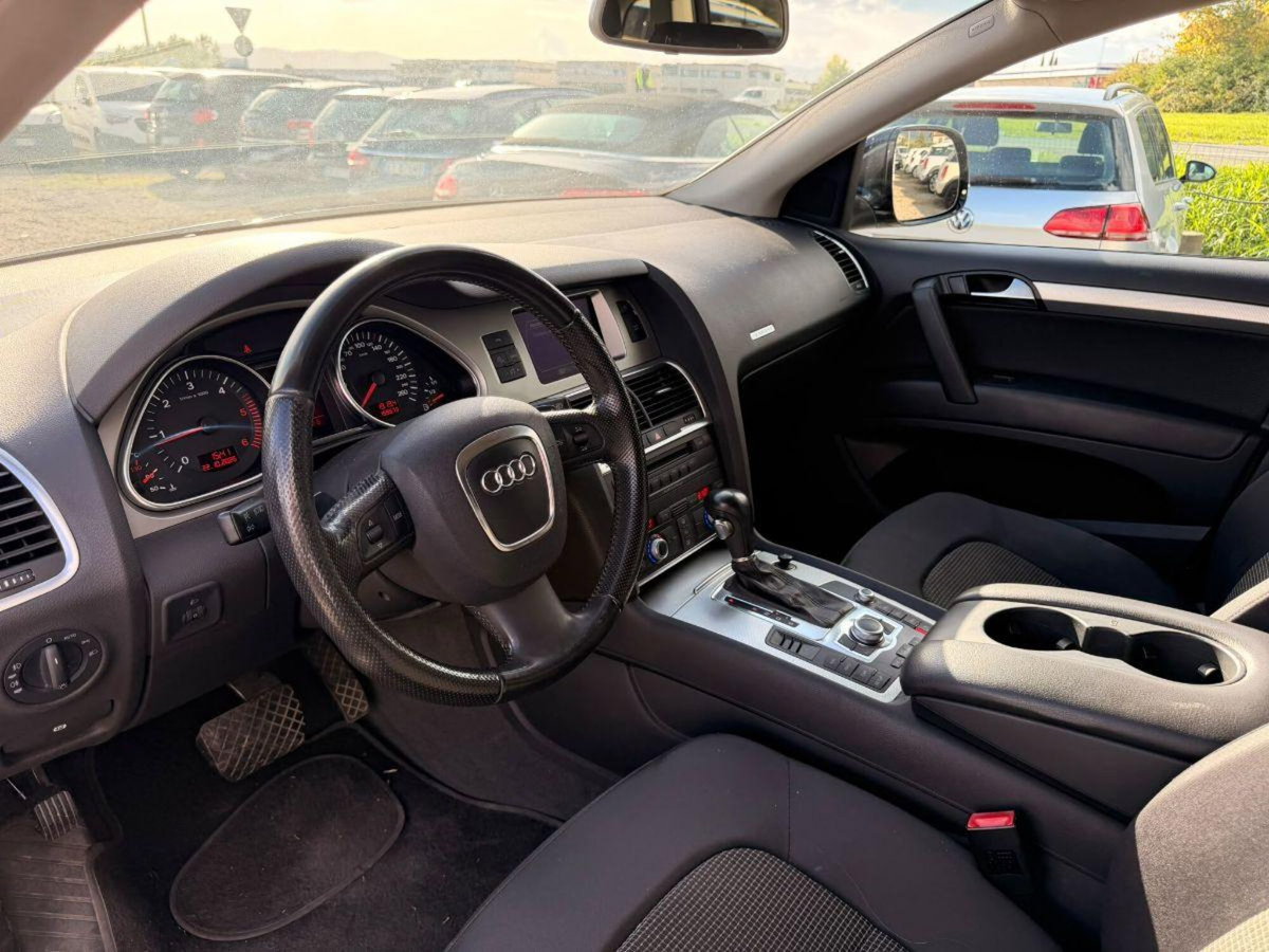 Audi Q7 3.0 V6 TDI 240 CV clean diesel quattro tiptronic (6)