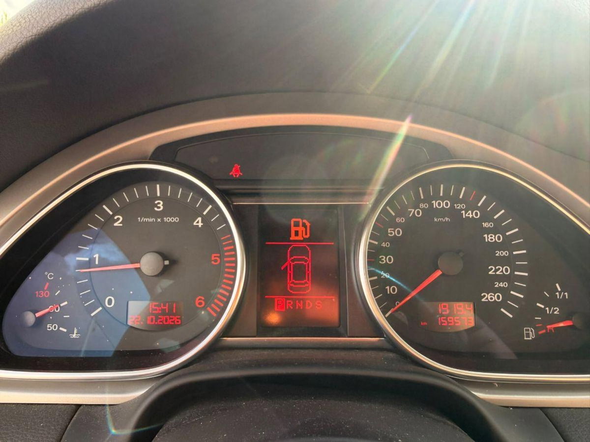 Audi Q7 3.0 V6 TDI 240 CV clean diesel quattro tiptronic (9)