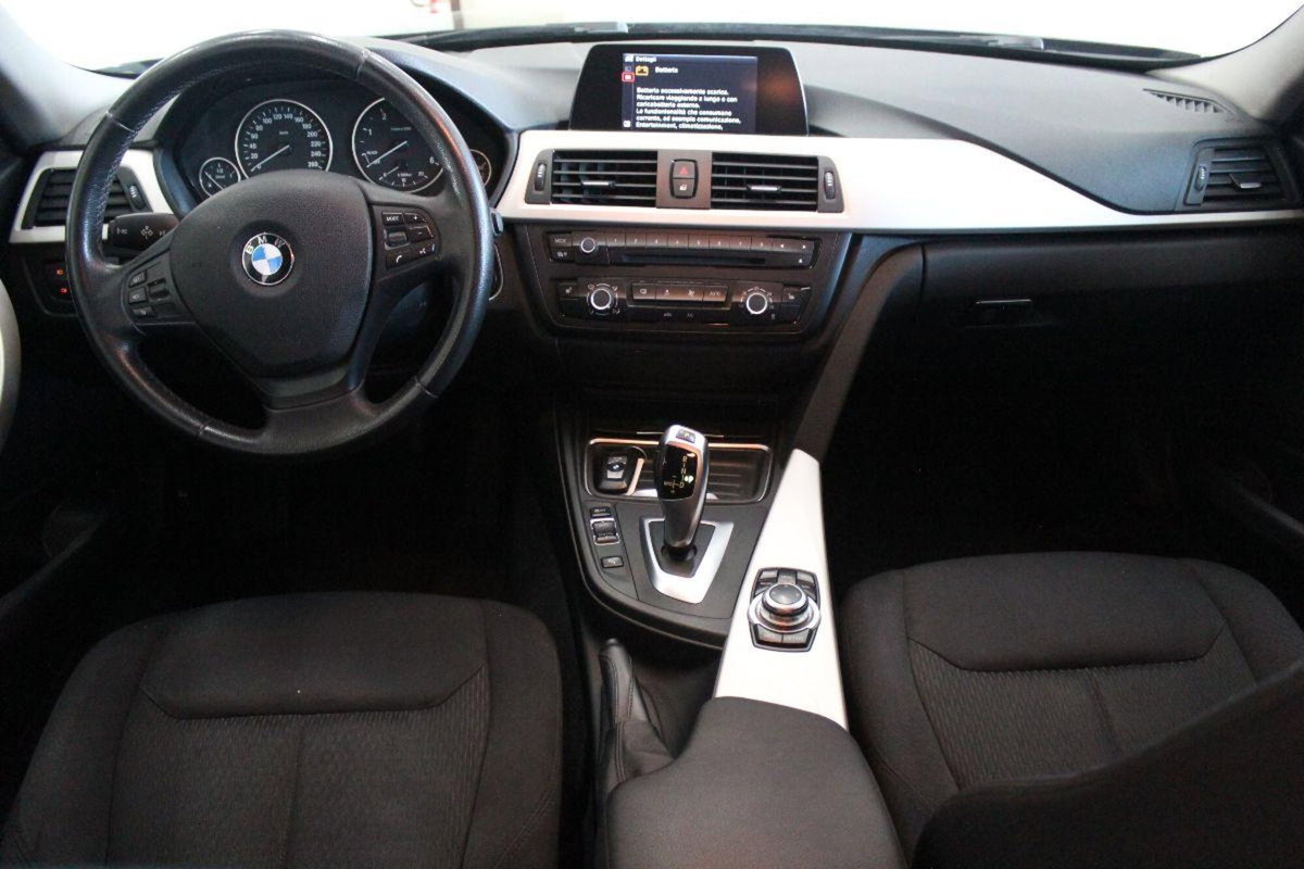 BMW Serie 3 Touring 320d xDrive  Business aut. (7)