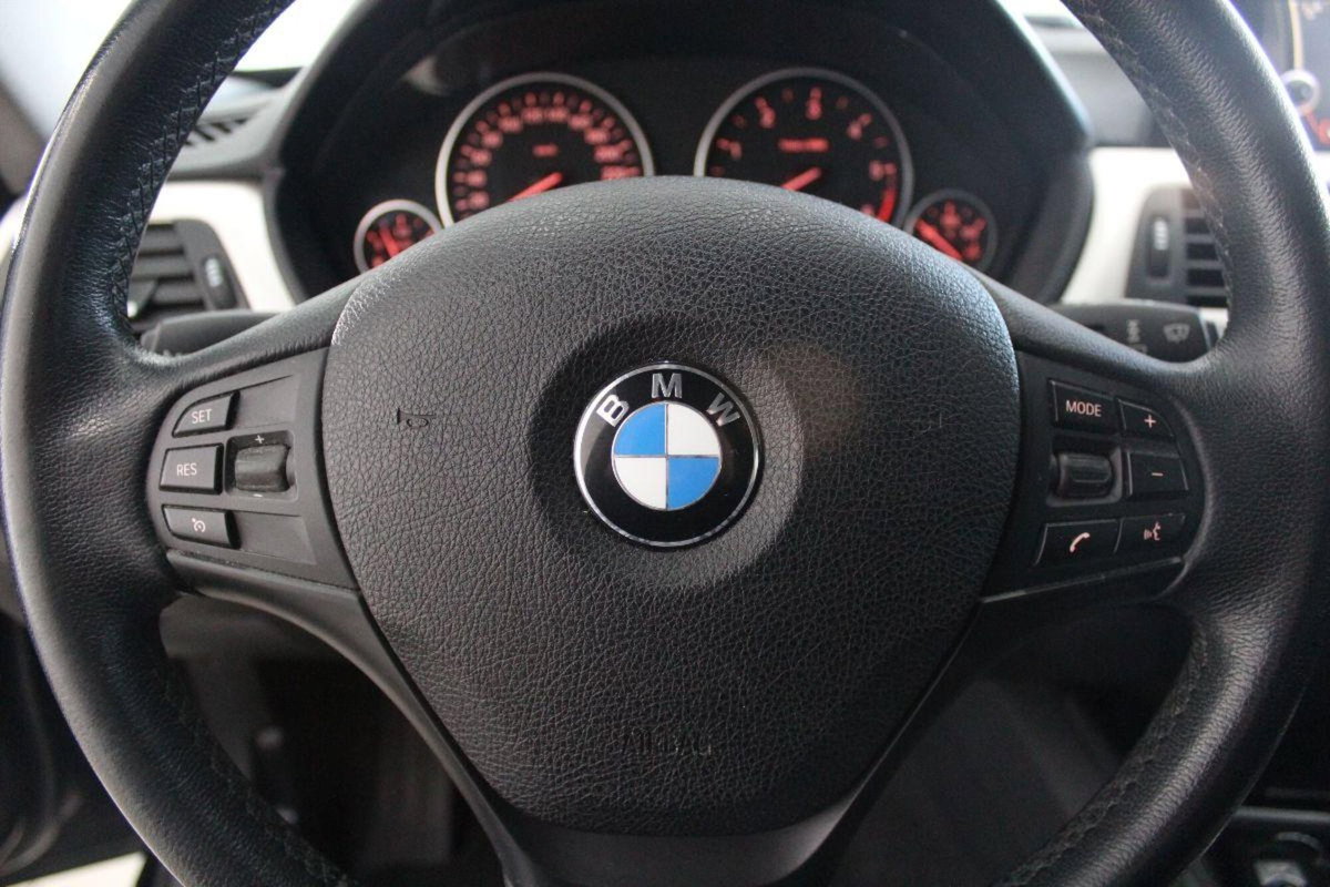 BMW Serie 3 Touring 320d xDrive  Business aut. (8)