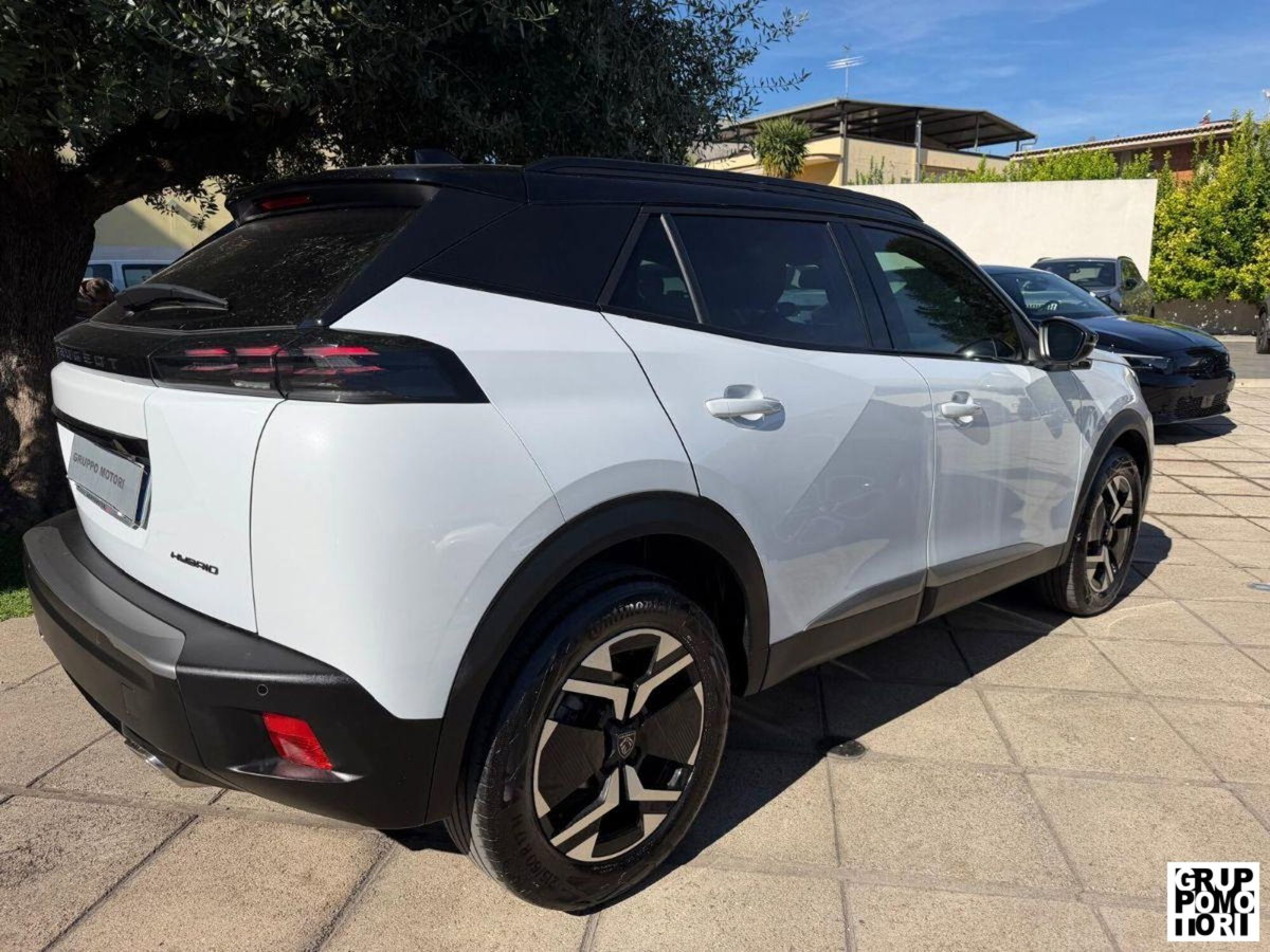 Peugeot 2008 1.2 hybrid GT Exclusive 145cv e-dcs6 (11)
