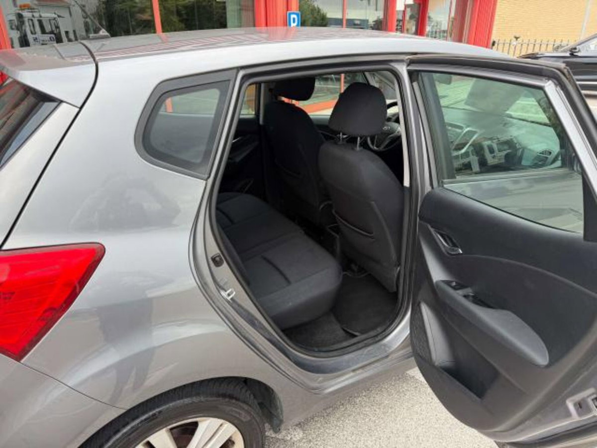 Hyundai ix20 1.4 CRDI 90 CV Comfort (10)