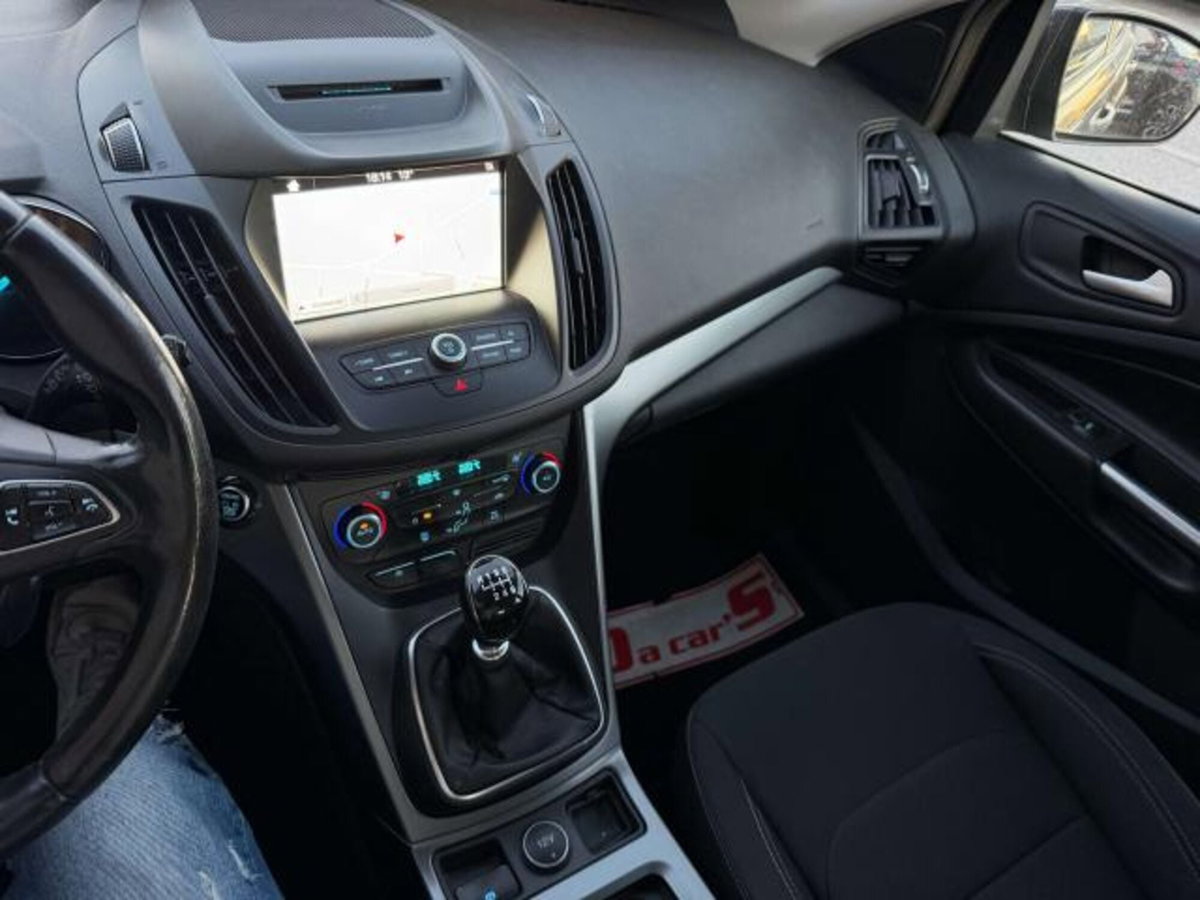 Ford Kuga 1.5 TDCI 120 CV S&S 2WD Plus (15)