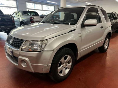 Suzuki Grand Vitara 1.9 DDiS 3 porte Offroad (4)