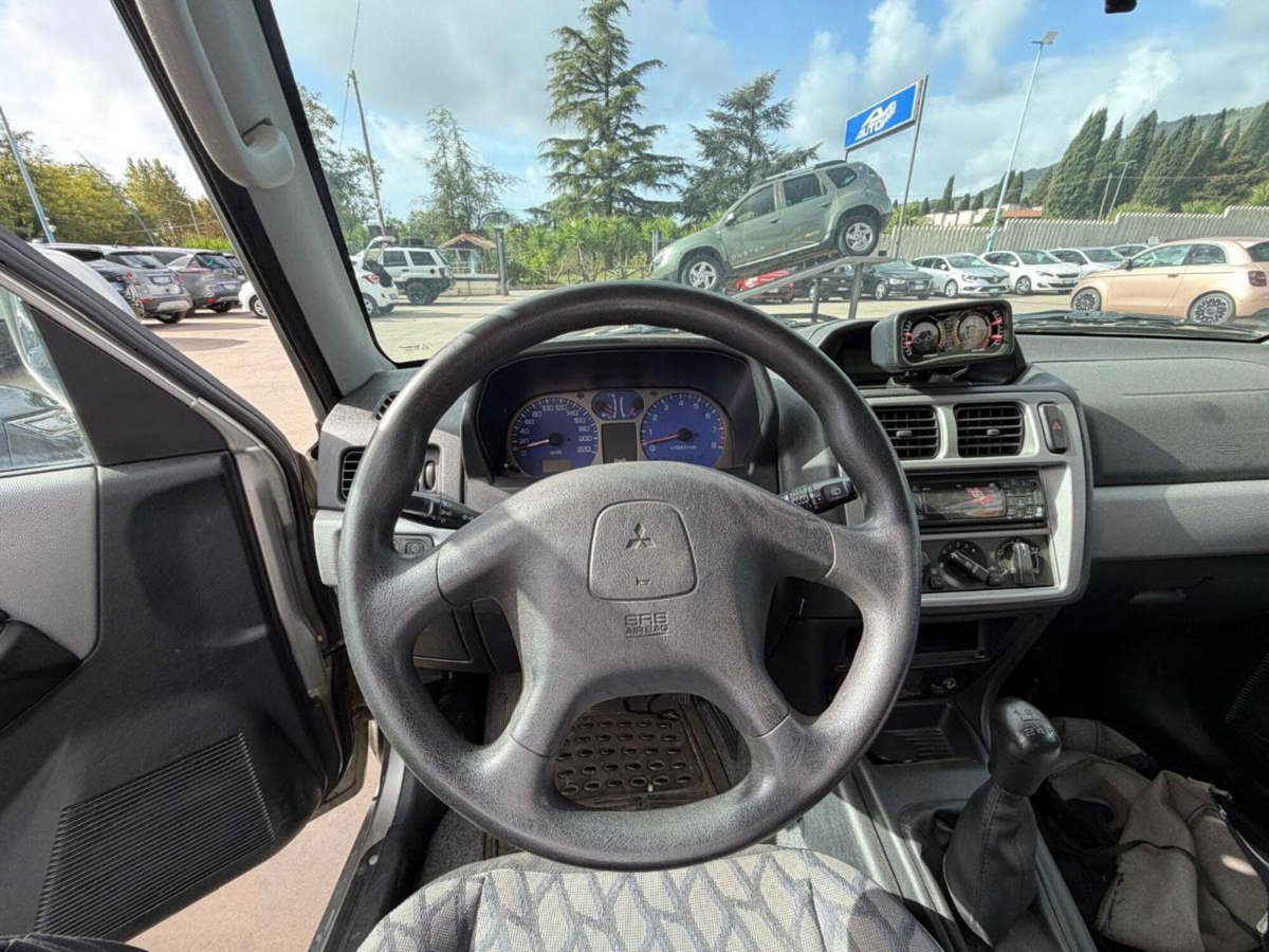 Mitsubishi Pajero 1.8 16V GDI 3 porte (7)