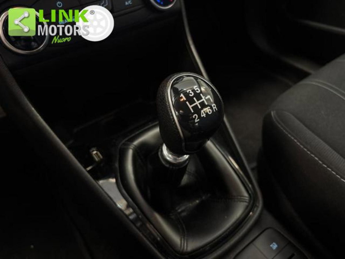 Ford Fiesta 1.5 TDCi 5 porte Vignale (18)