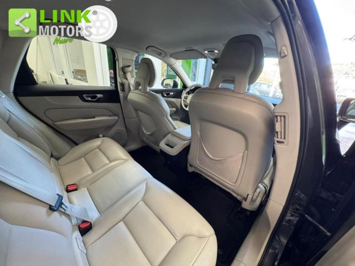Volvo XC60 D4 AWD Geartronic Momentum (11)