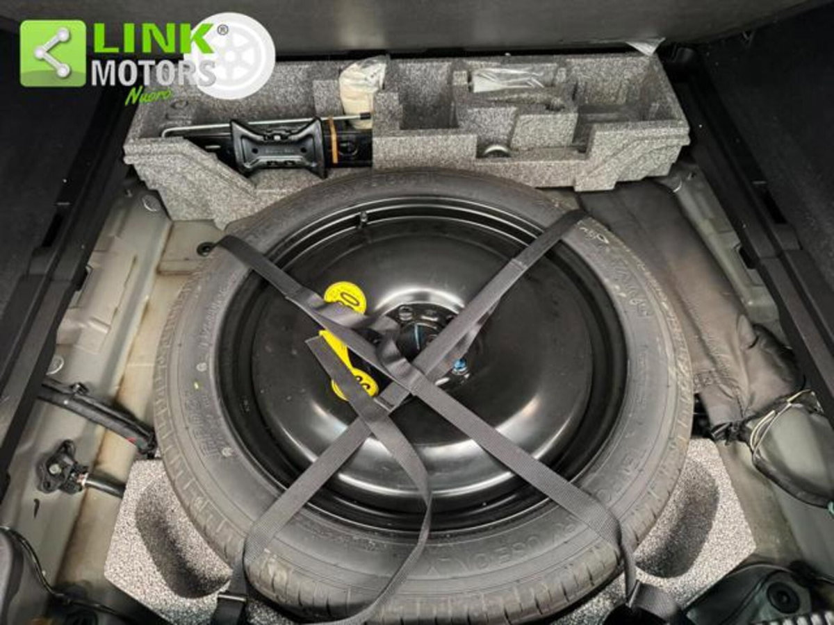 Volvo XC60 D4 AWD Geartronic Momentum (18)