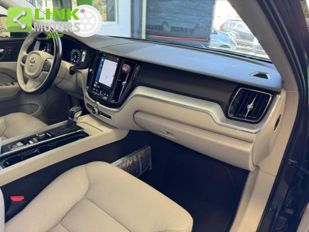 Volvo XC60 D4 AWD Geartronic Momentum (7)