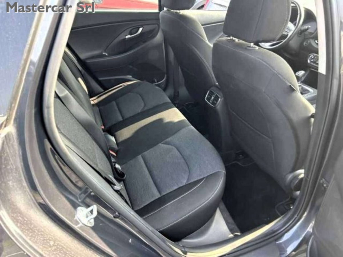 Hyundai i30 Station Wagon 1.0 t-gdi 48V Prime 120cv dct (9)