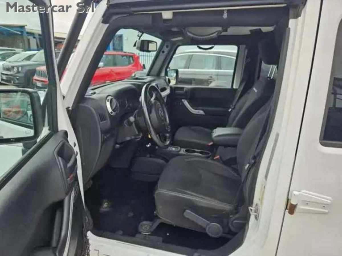 Jeep Wrangler Unlimited 2.8 CRD DPF Rubicon Auto (10)