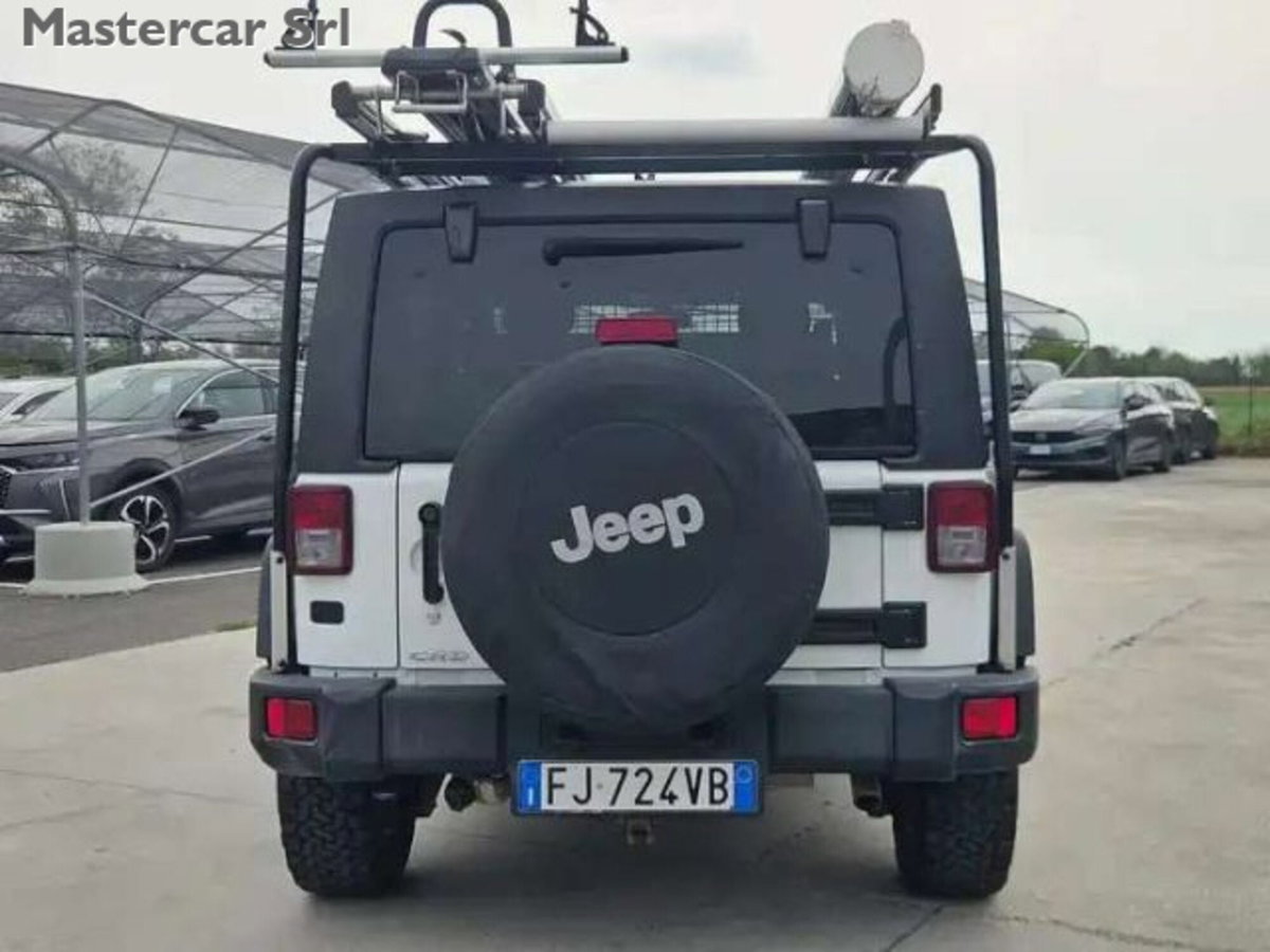 Jeep Wrangler Unlimited 2.8 CRD DPF Rubicon Auto (5)