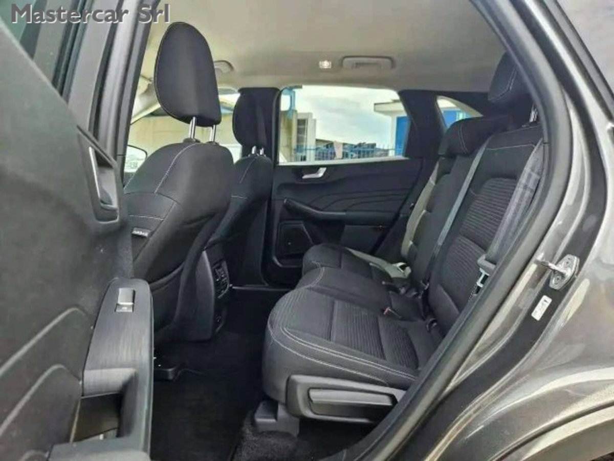 Ford Kuga 2.5 Plug In Hybrid 225 CV CVT 2WD Titanium (12)