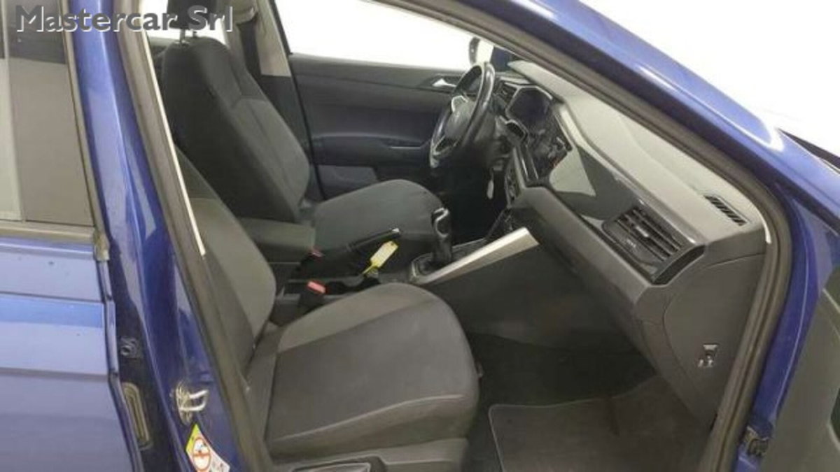 Volkswagen Taigo 1.0 tsi Life 95cv (8)