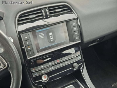 Jaguar XE 2.0 D Turbo 180CV Pure (14)