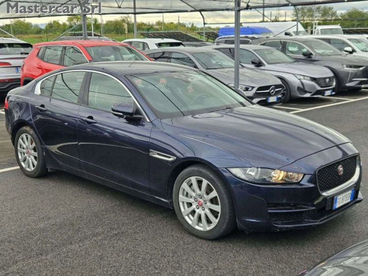 Jaguar XE 2.0 D Turbo 180CV Pure (3)