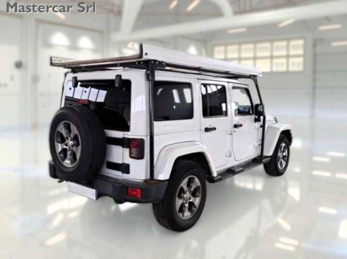 Jeep Wrangler Unlimited 2.8 CRD DPF Sahara Auto (10)