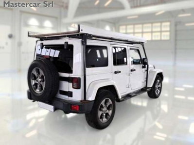 Jeep Wrangler Unlimited 2.8 CRD DPF Sahara Auto (10)