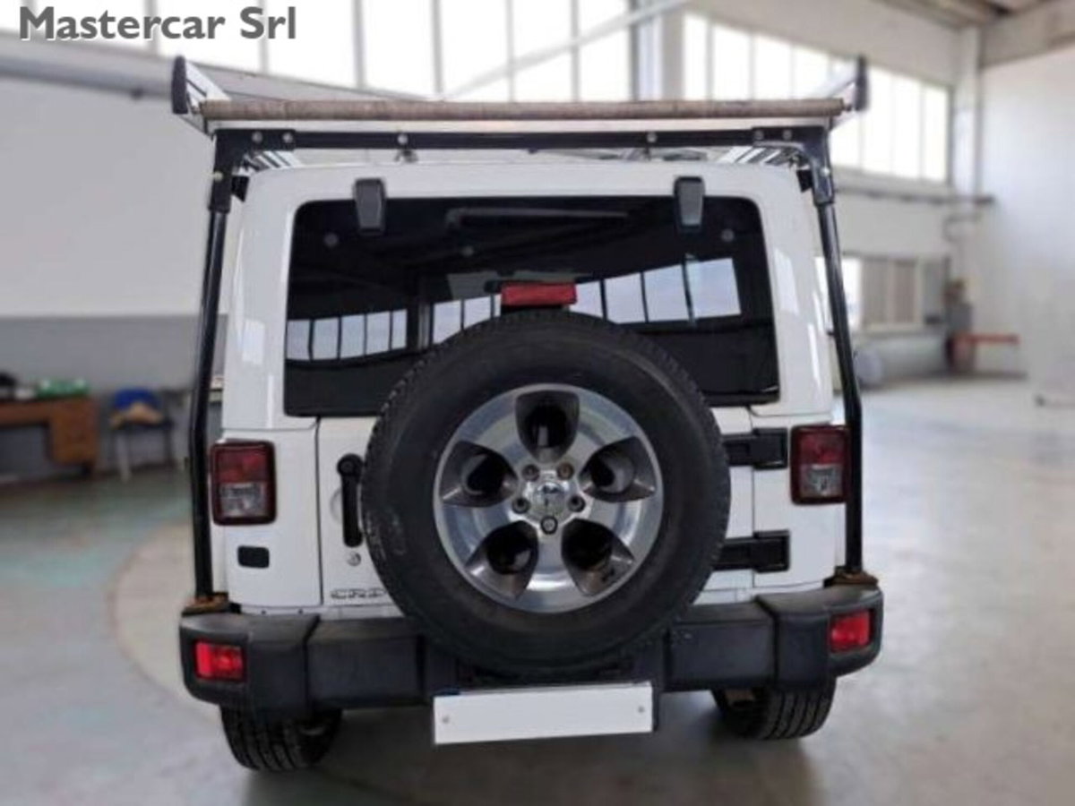 Jeep Wrangler Unlimited 2.8 CRD DPF Sahara Auto (11)