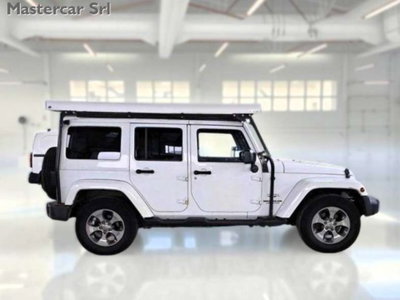 Jeep Wrangler Unlimited 2.8 CRD DPF Sahara Auto (5)