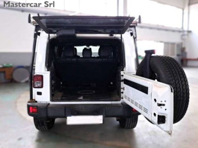 Jeep Wrangler Unlimited 2.8 CRD DPF Sahara Auto (9)