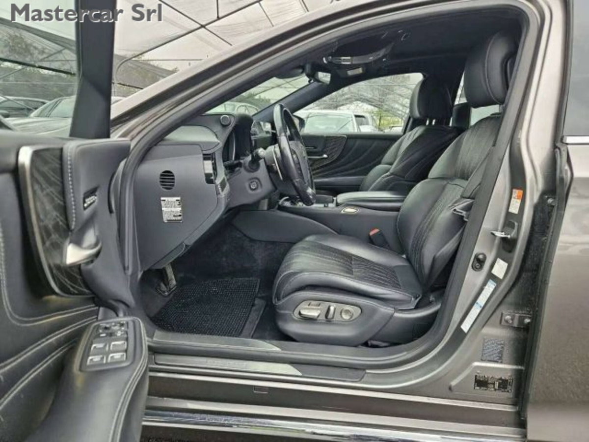 Lexus LS 500h 3.5 Luxury auto (9)