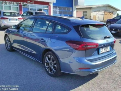 Ford Focus Station Wagon 1.0 EcoBoost Hybrid 125 CV SW ST-Line Design (4)