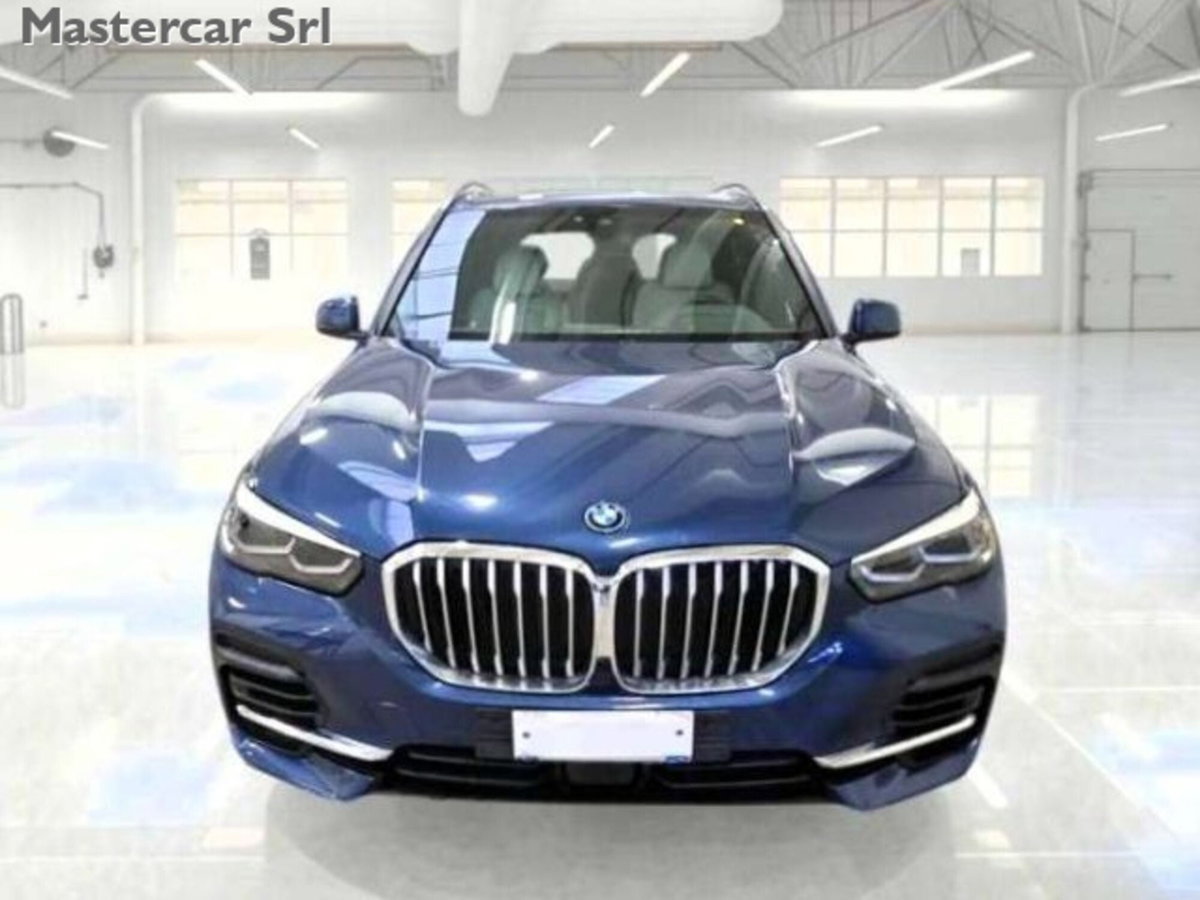 BMW X5 xDrive45e Business (2)