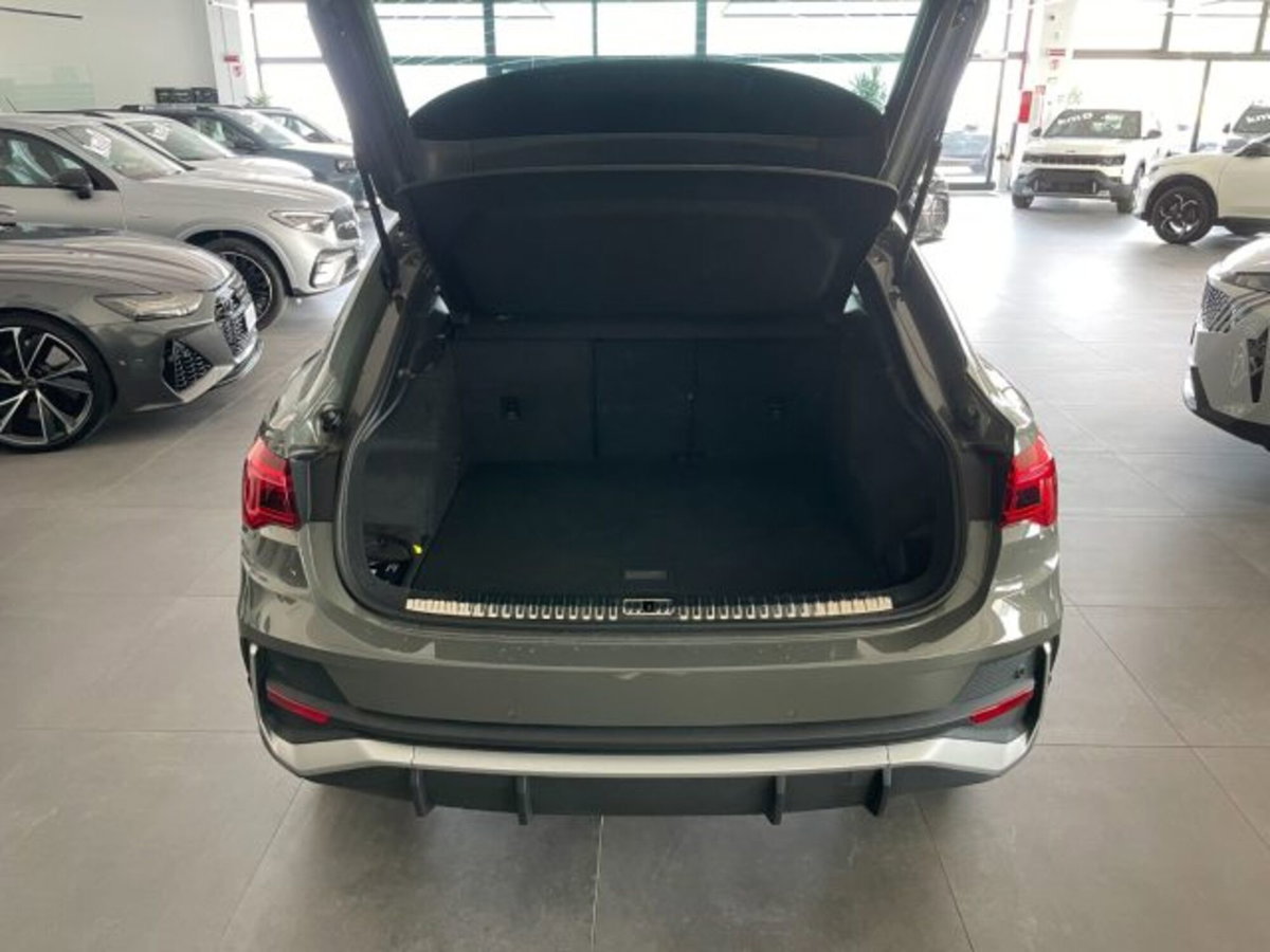 Audi Q3 Sportback 2.0 tdi Business 150cv s-tronic (13)