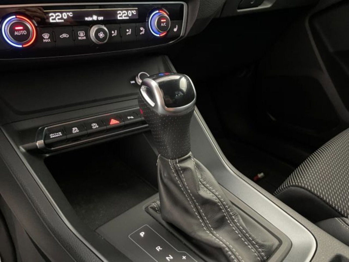 Audi Q3 Sportback 2.0 tdi Business 150cv s-tronic (2)