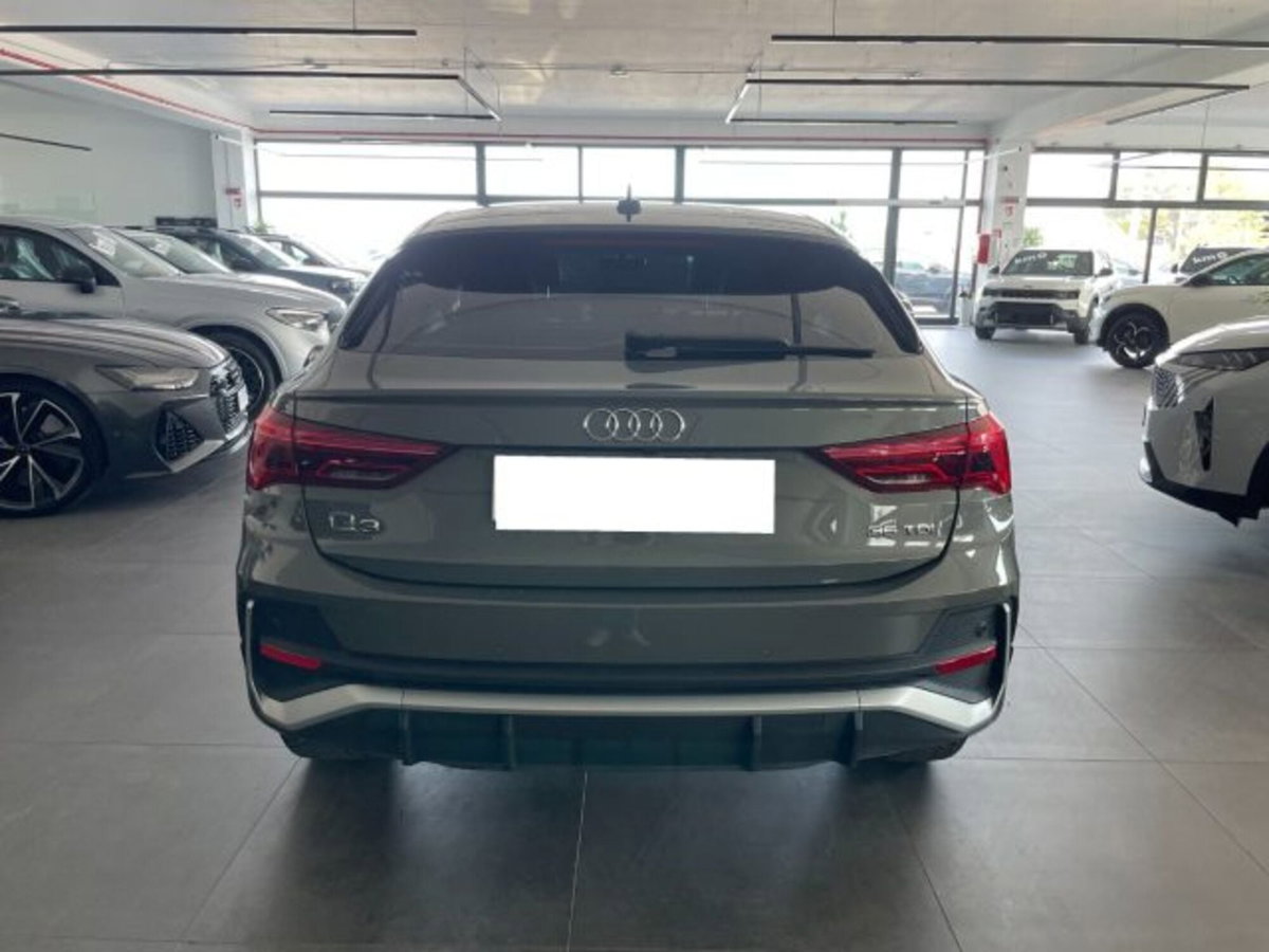 Audi Q3 Sportback 2.0 tdi Business 150cv s-tronic (6)