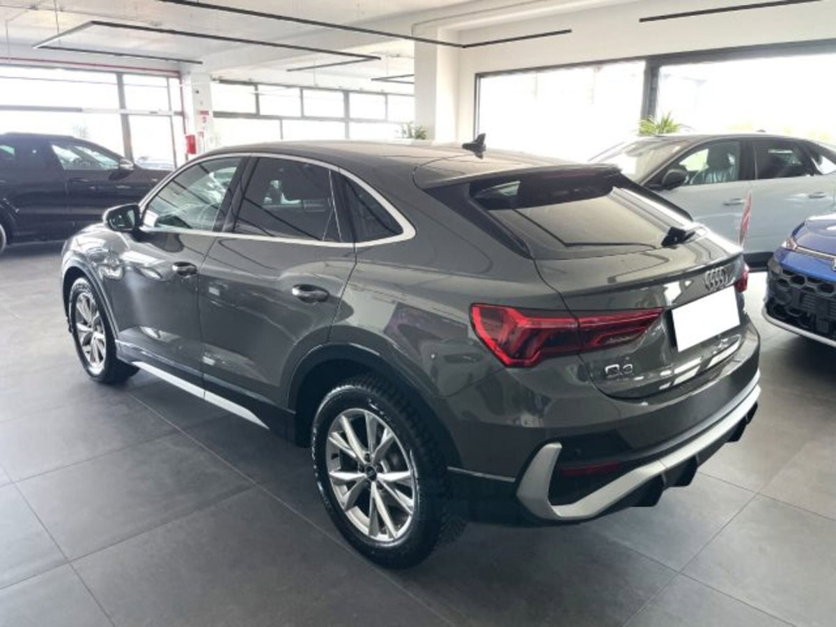 Audi Q3 Sportback 2.0 tdi Business 150cv s-tronic (7)