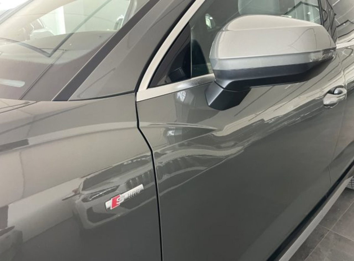 Audi Q3 Sportback 2.0 tdi Business 150cv s-tronic (9)